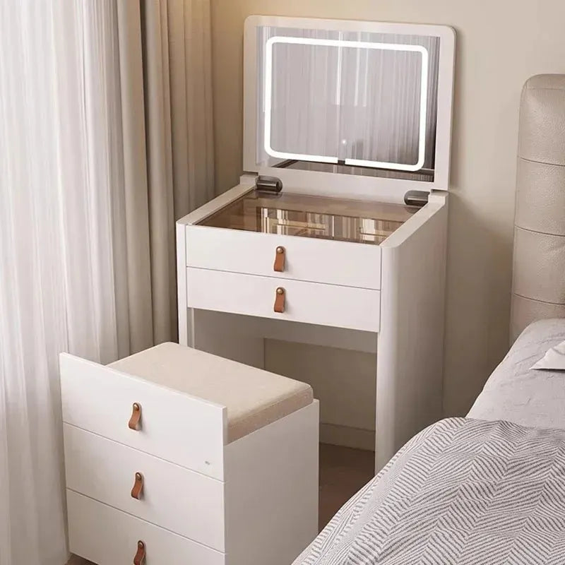 Ivory – Klappbarer Spiegel-Schminktisch