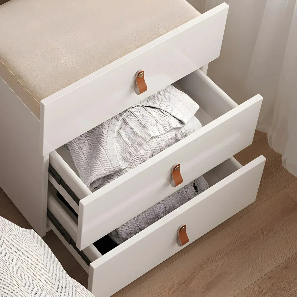 Ivory – Klappbarer Spiegel-Schminktisch