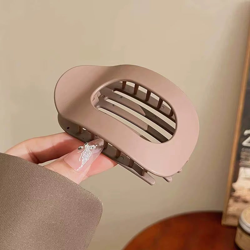 Clipia – Stecken Sie Ihr Haar hoch. Befreien Sie sich von Unbehagen.