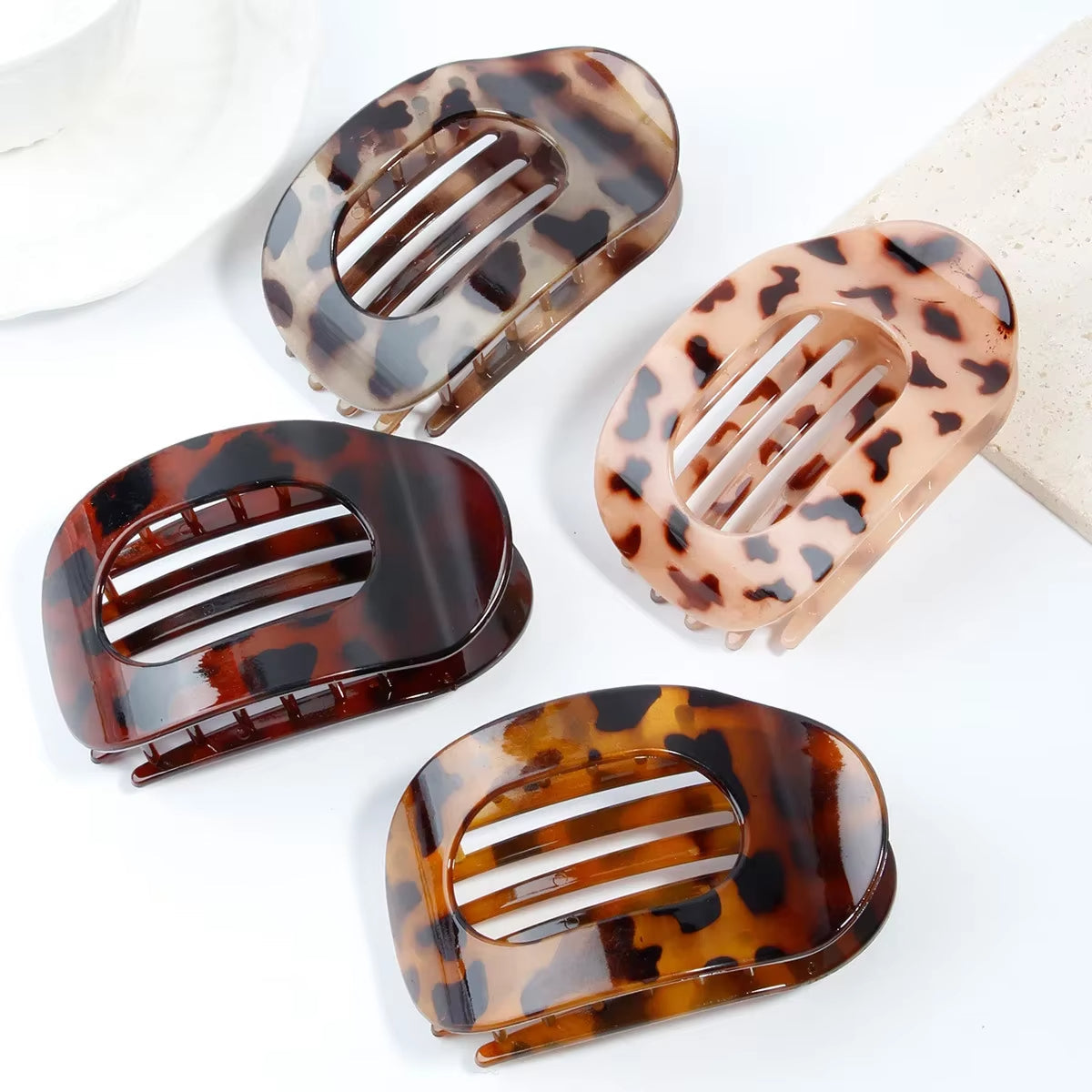 Clipia – Stecken Sie Ihr Haar hoch. Befreien Sie sich von Unbehagen.