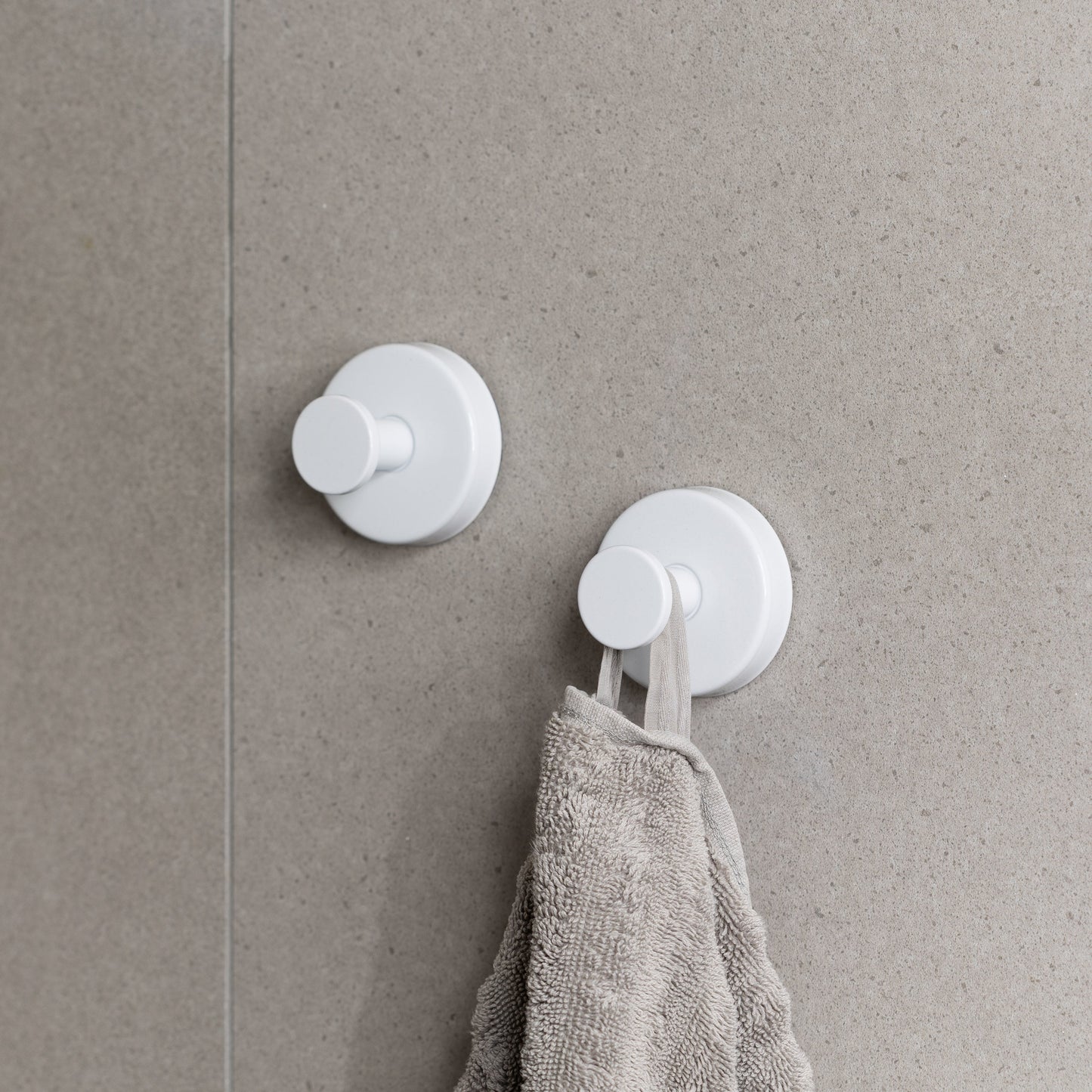 ScandicHook – Einfache Montage ohne Bohren.