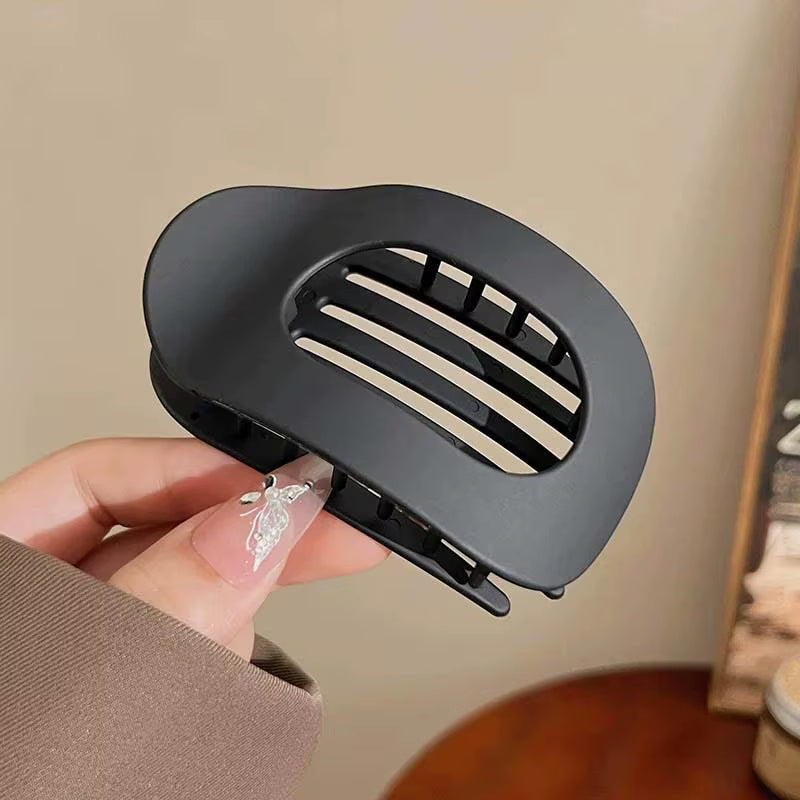 Clipia – Stecken Sie Ihr Haar hoch. Befreien Sie sich von Unbehagen.